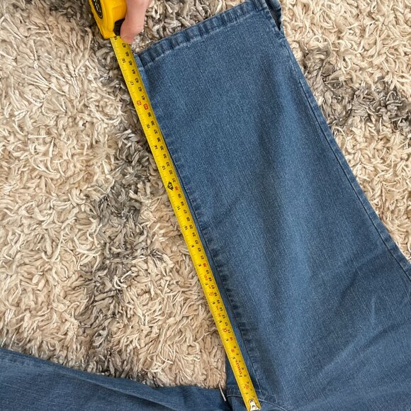 Ruby Rd. Stretch pull-on Denim Capris size 12P - Picture 8 of 11